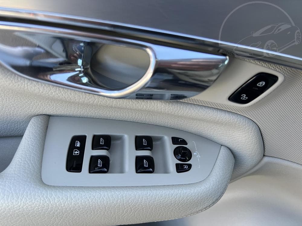 2016 Volvo XC90 - 25