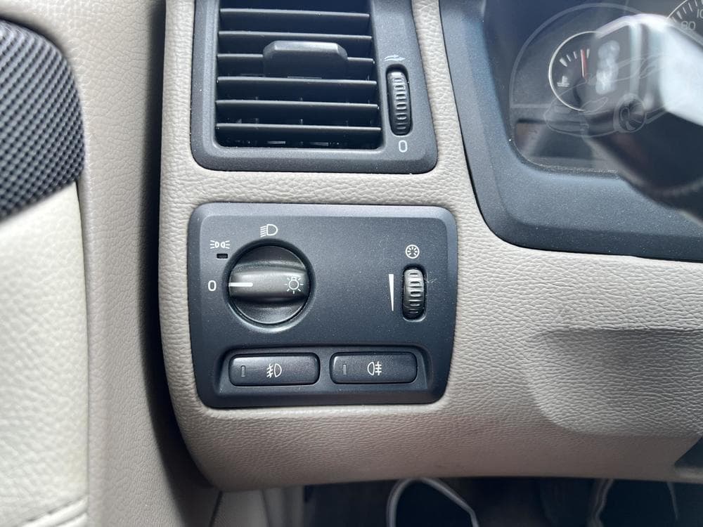 2005 Volvo V70 - 13