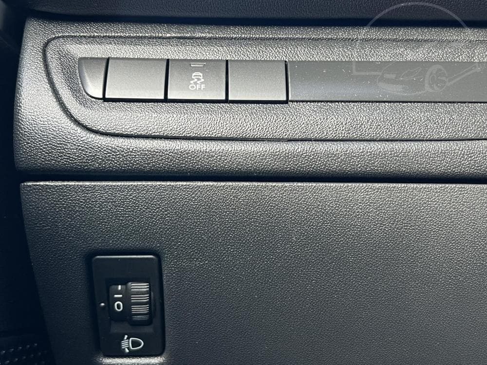 2013 Peugeot 208 - 25