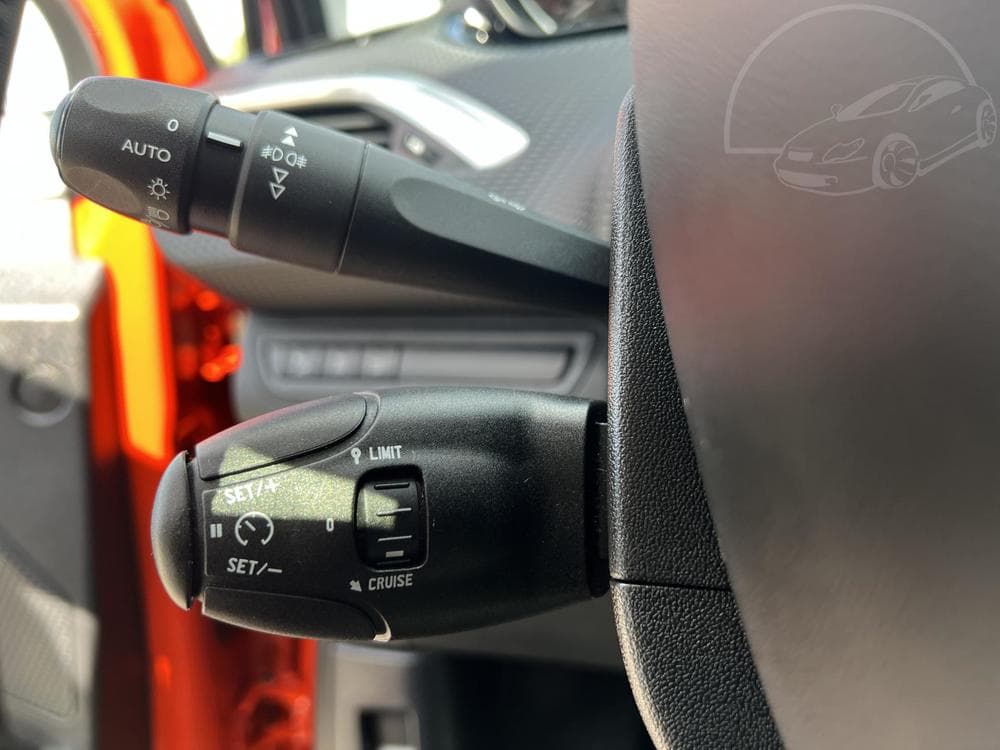 2015 Peugeot 208 - 14
