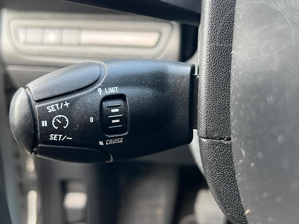 2013 Peugeot 208 - 27