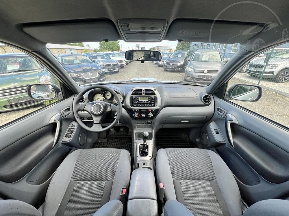 2003 Toyota RAV4 - 14