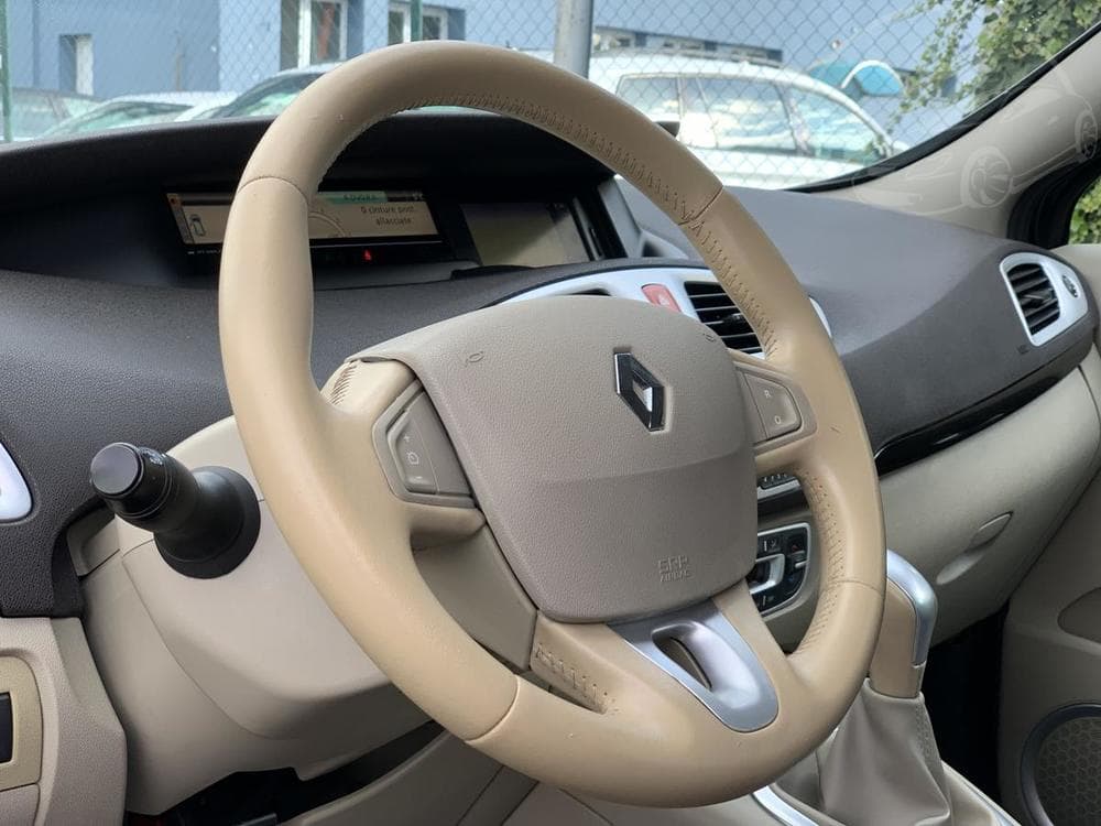 2010 Renault SCENIC - 15