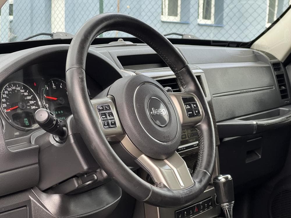 2011 Jeep Cherokee - 15