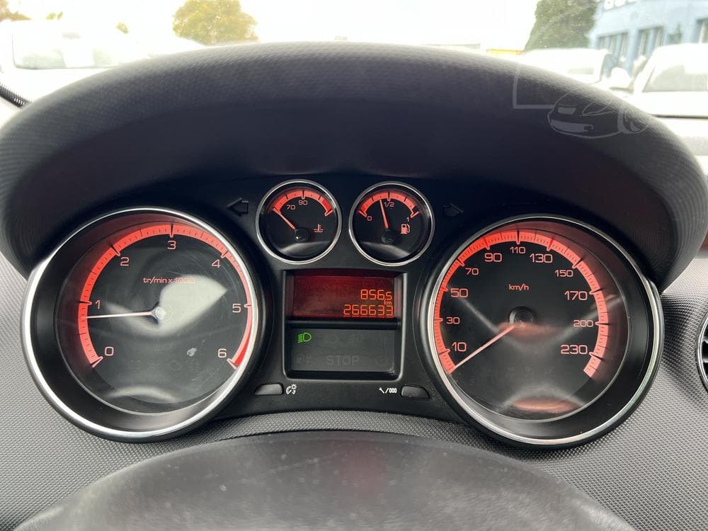 2014 Peugeot 308 - 15