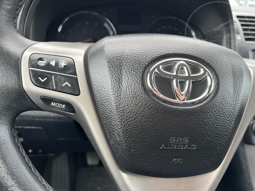 2011 Toyota AVENSIS - 15