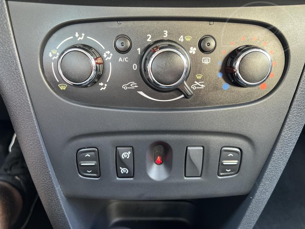 2016 Dacia LOGAN - 29