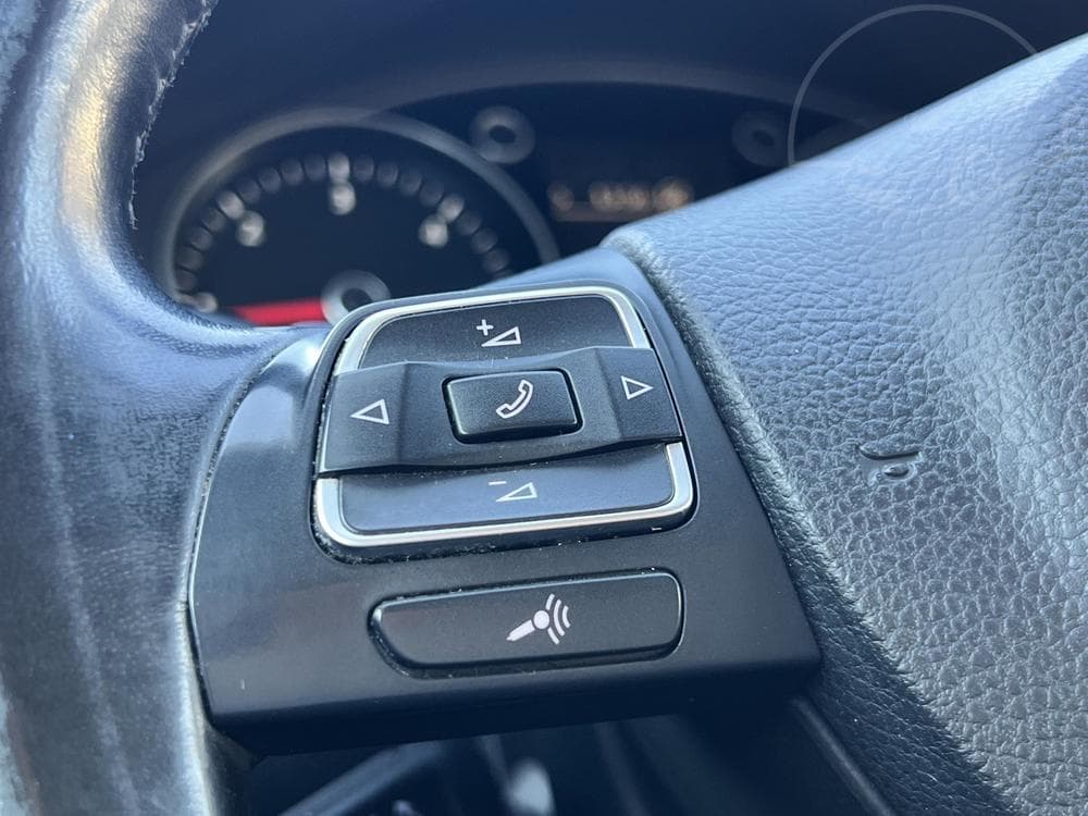 2014 Volkswagen Passat - 16