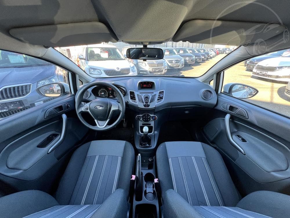 2010 Ford FIESTA - 16