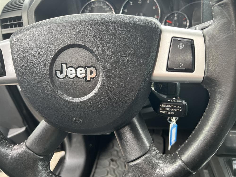 2010 Jeep CHEROKEE - 16