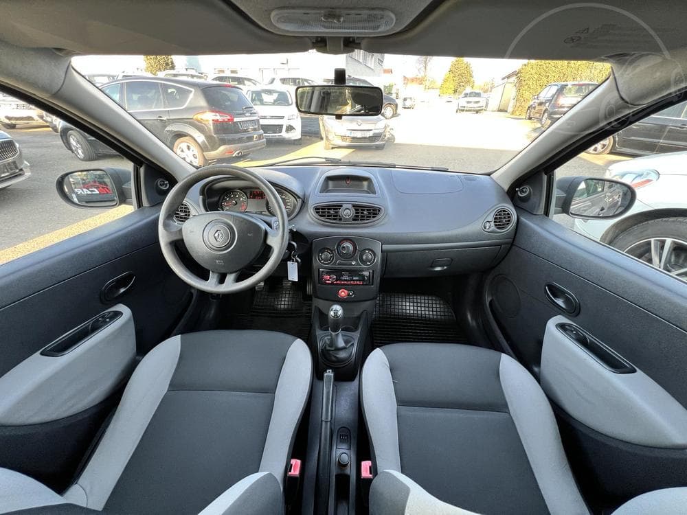 2011 Renault CLIO - 16