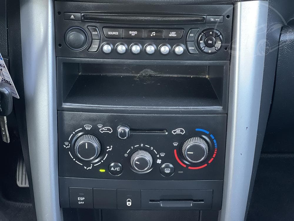 2012 Peugeot 207 - 16