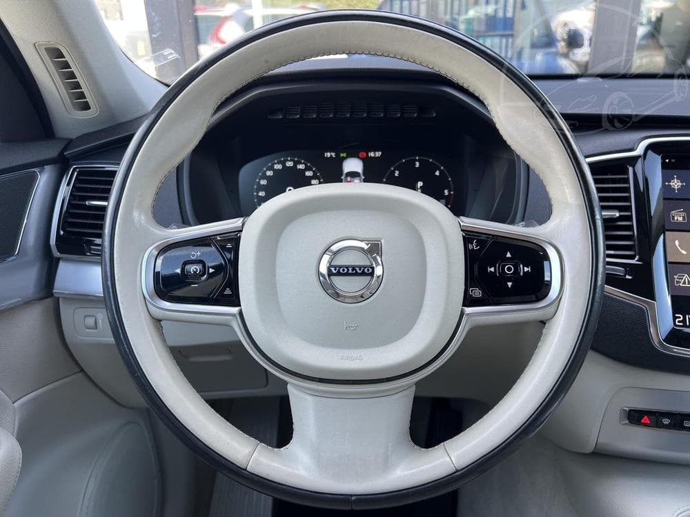 2016 Volvo XC90 - 31