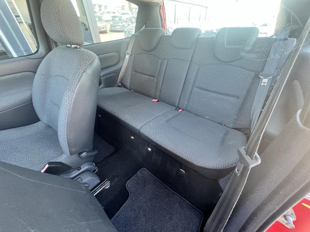 2011 Renault CLIO - 16