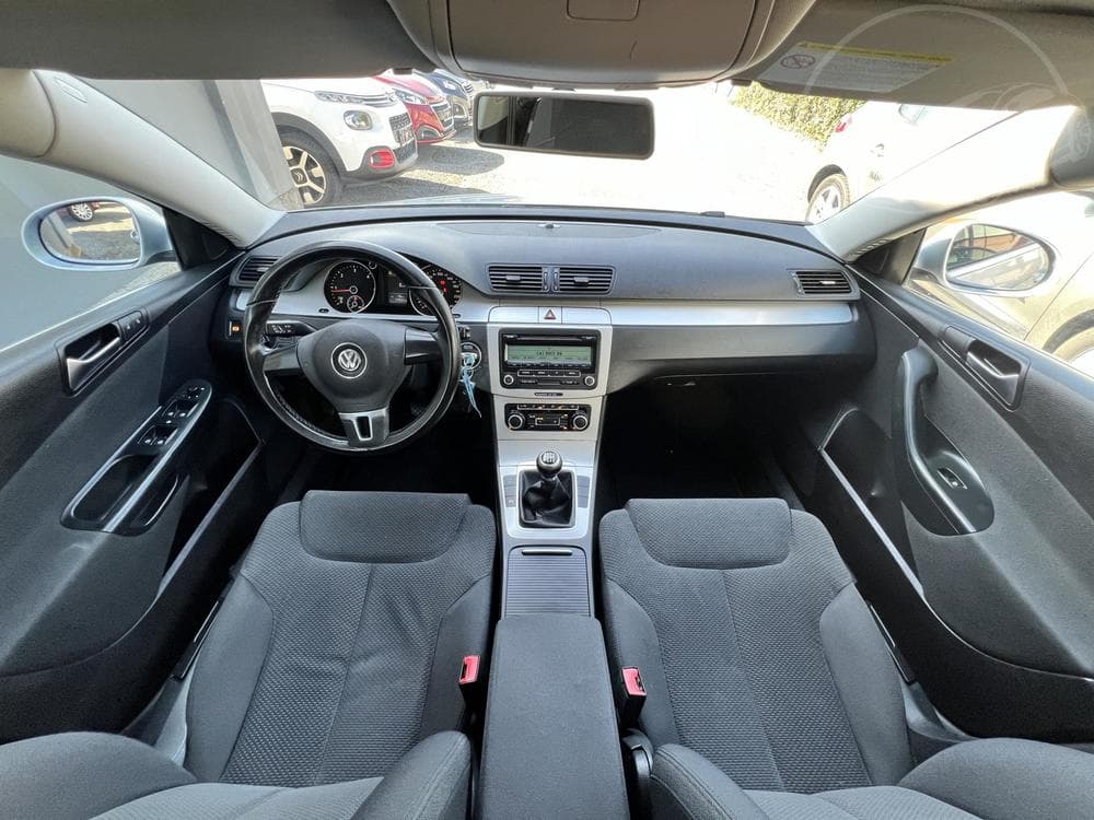 2010 Volkswagen PASSAT - 17