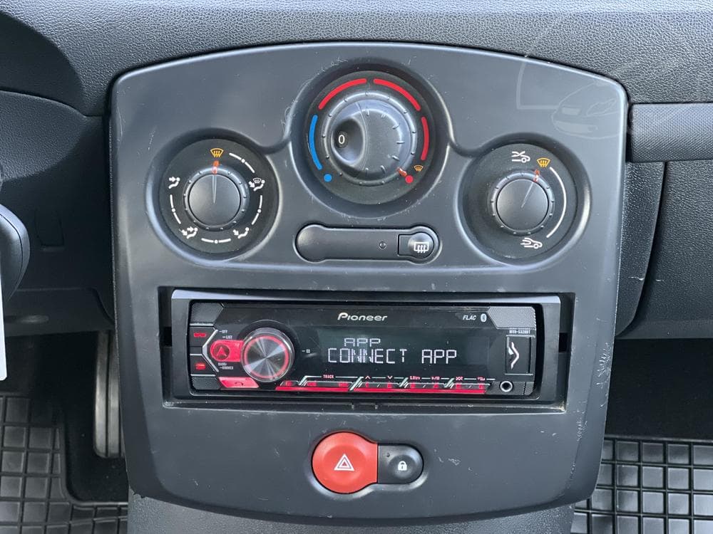 2011 Renault CLIO - 17