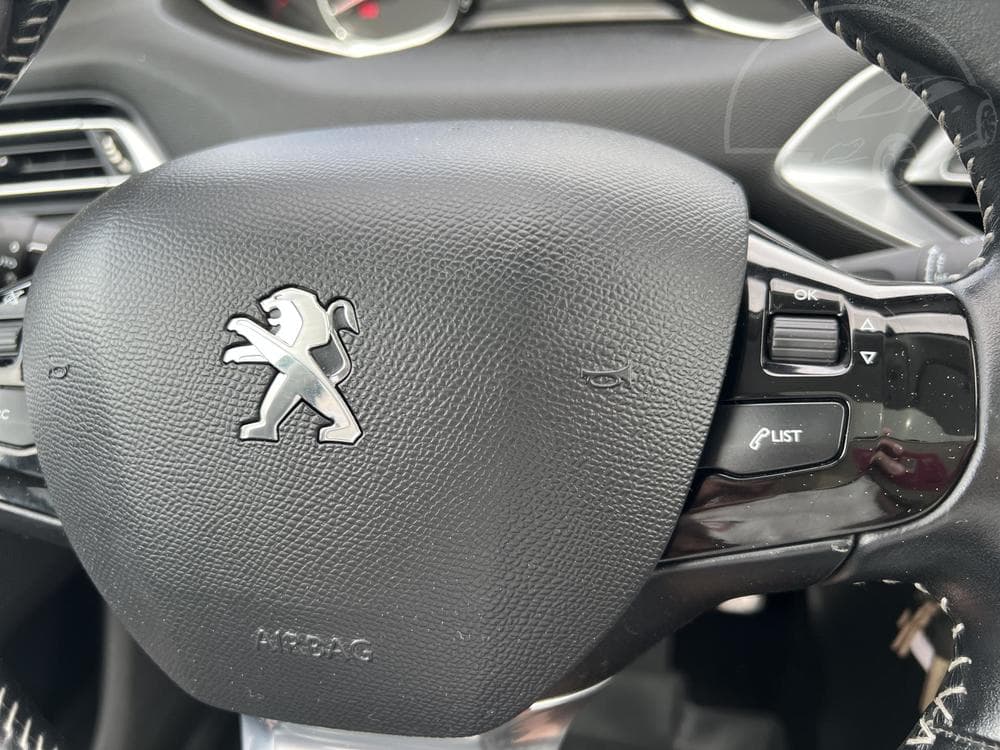 2018 Peugeot 308 - 49