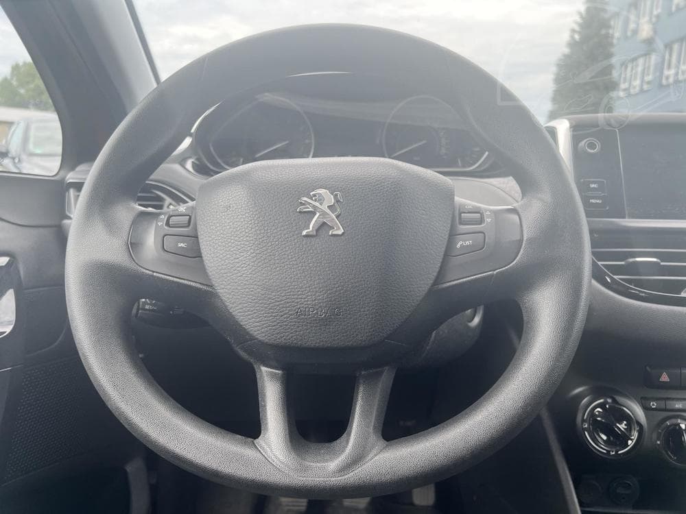 2016 Peugeot 208 - 17