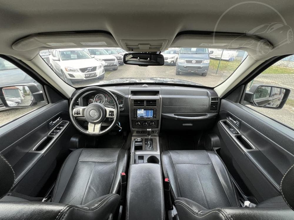 2011 Jeep Cherokee - 18