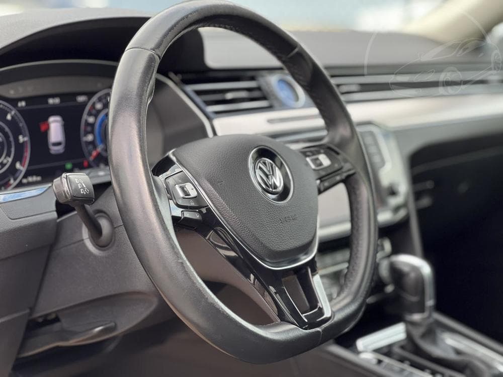 2016 Volkswagen PASSAT - 52