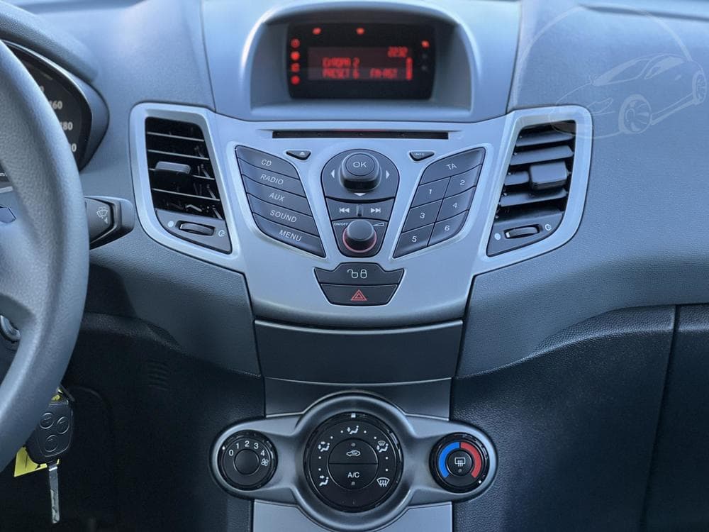 2010 Ford FIESTA - 18