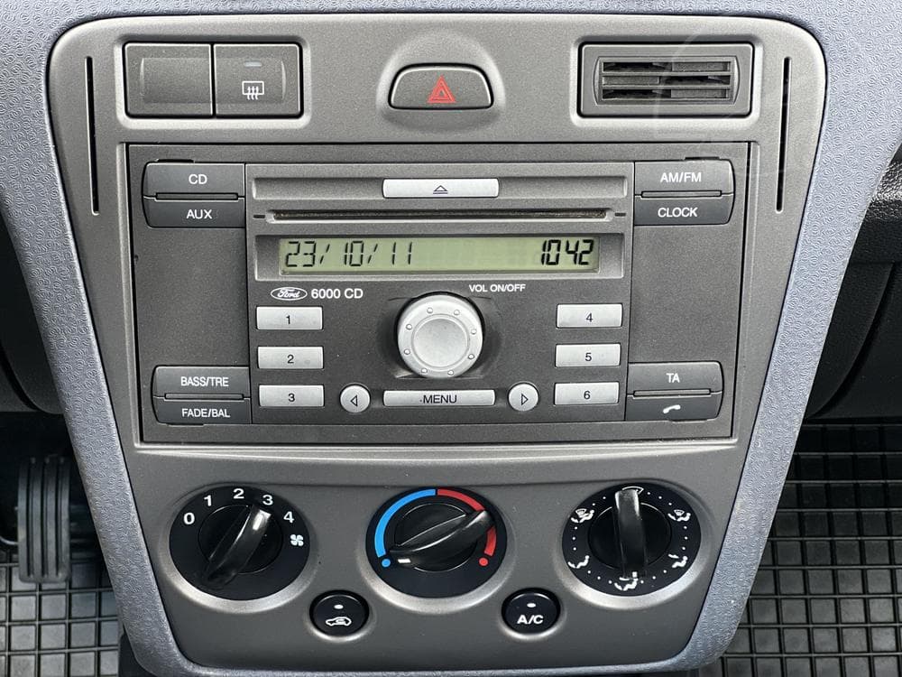 2011 Ford FUSION - 18