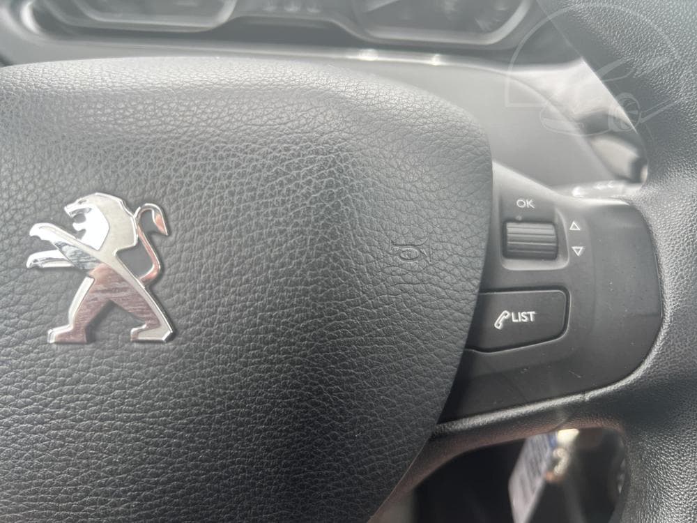 2016 Peugeot 208 - 18