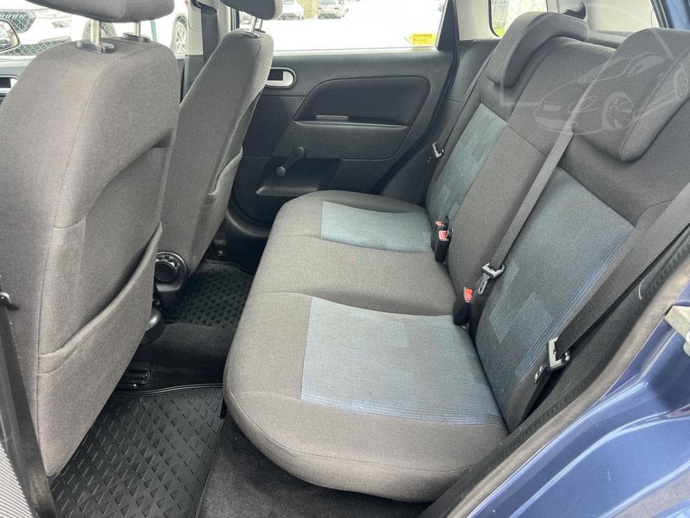 2006 Ford FIESTA - 18