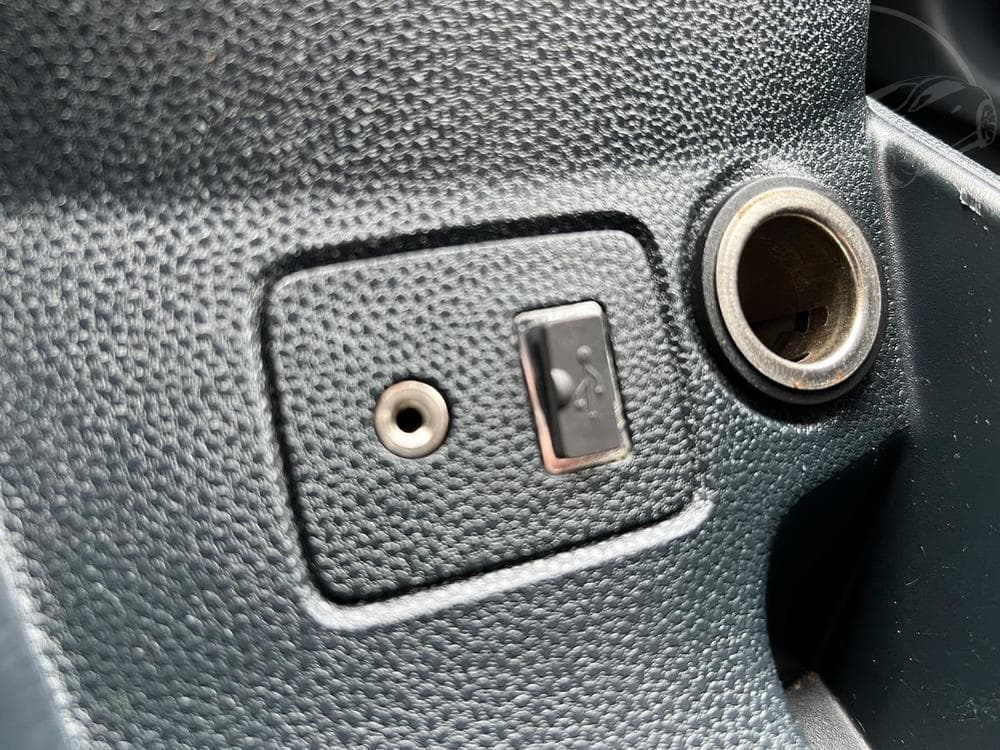 2011 Ford FIESTA - 19