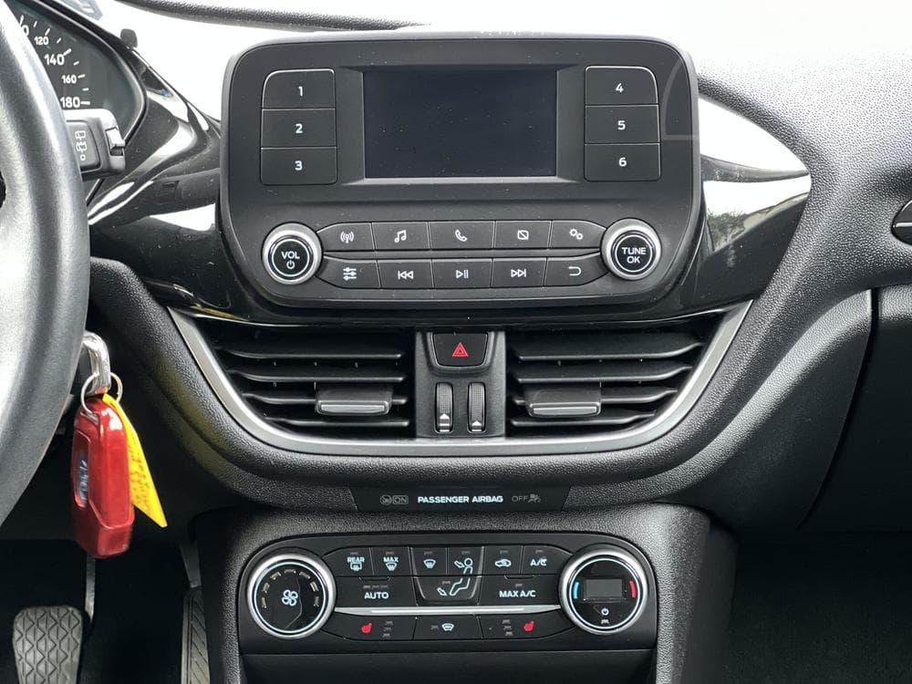 2017 Ford FIESTA - 19