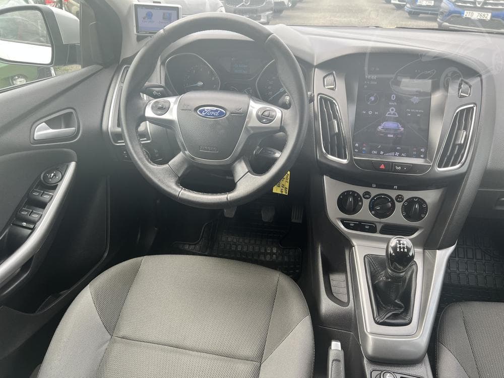 2011 Ford FOCUS - 19