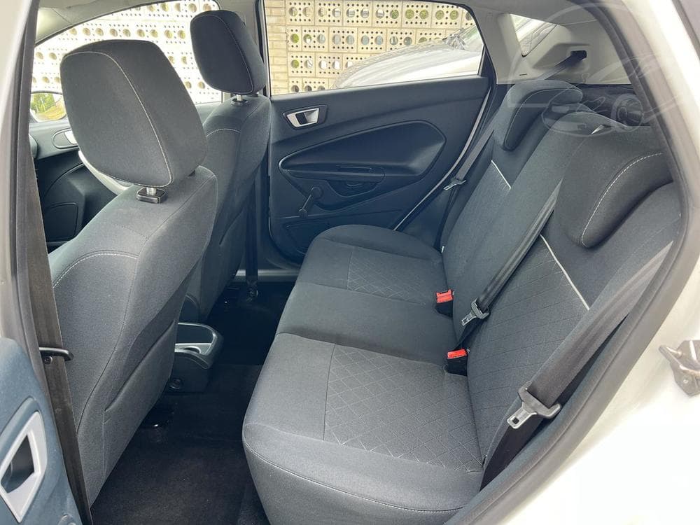 2011 Ford FIESTA - 20