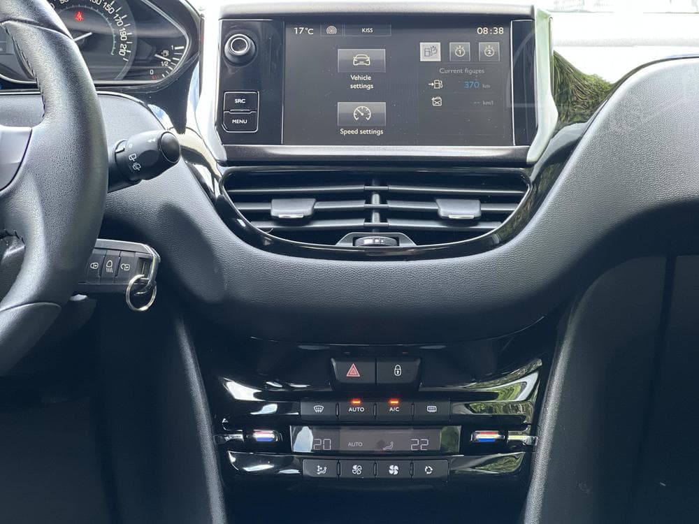 2015 Peugeot 208 - 20