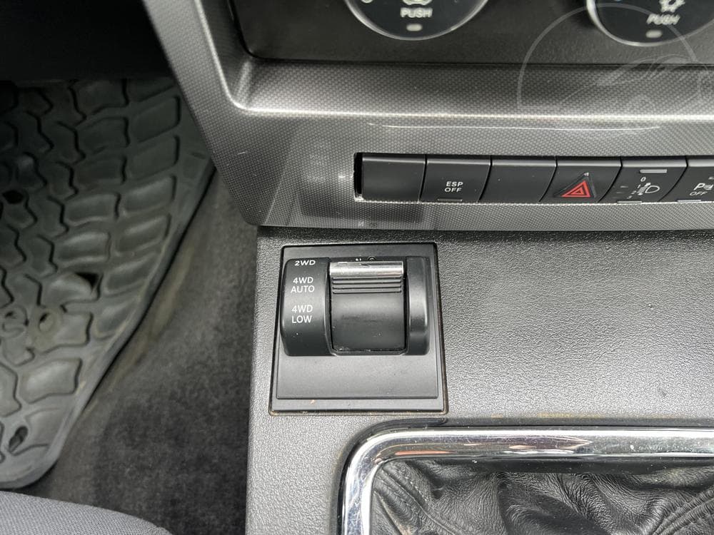 2010 Jeep CHEROKEE - 20