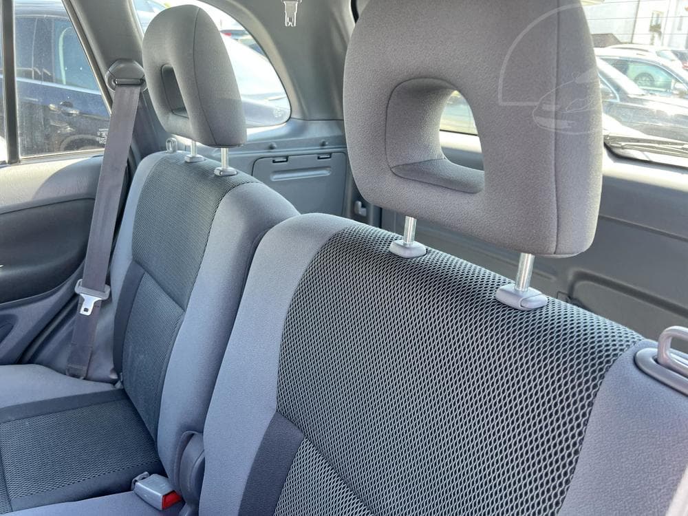 2003 Toyota RAV4 - 20