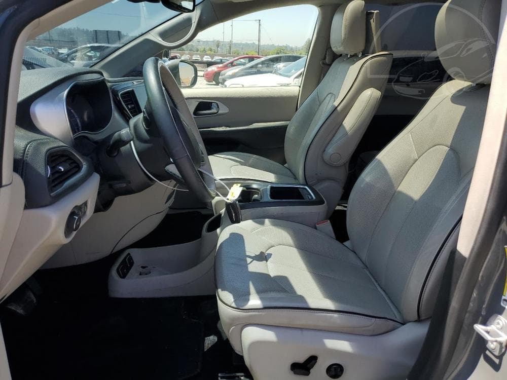 2020 Chrysler Pacifica - 7