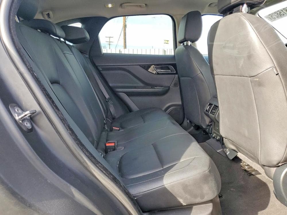 2022 Jaguar F-Pace - 11