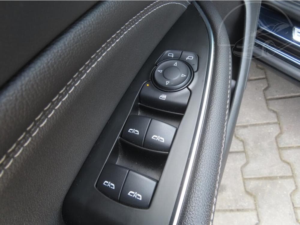 2018 Opel Insignia - 12