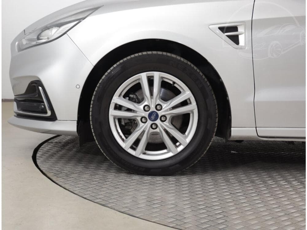 2021 Ford S-Max - 15