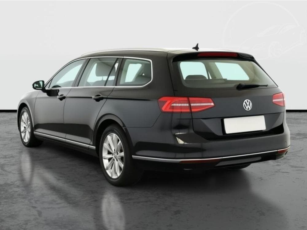 2018 Volkswagen PASSAT - 10