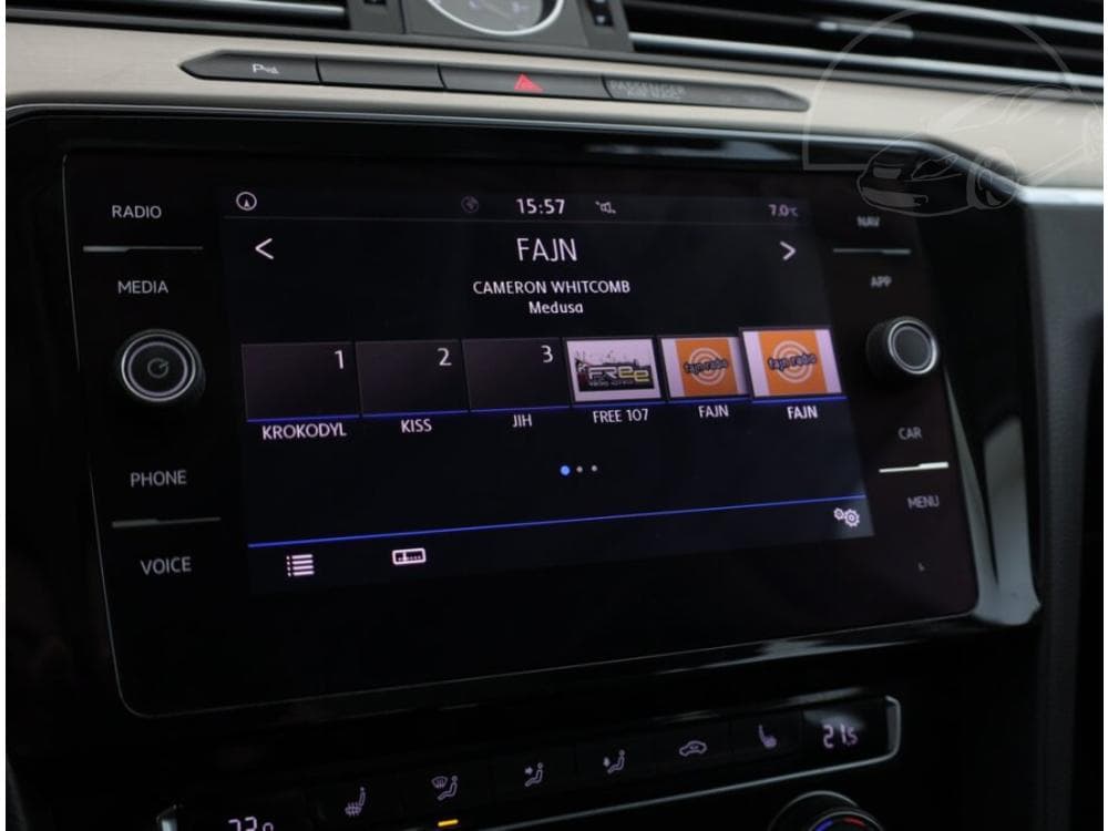 2018 Volkswagen PASSAT - 34