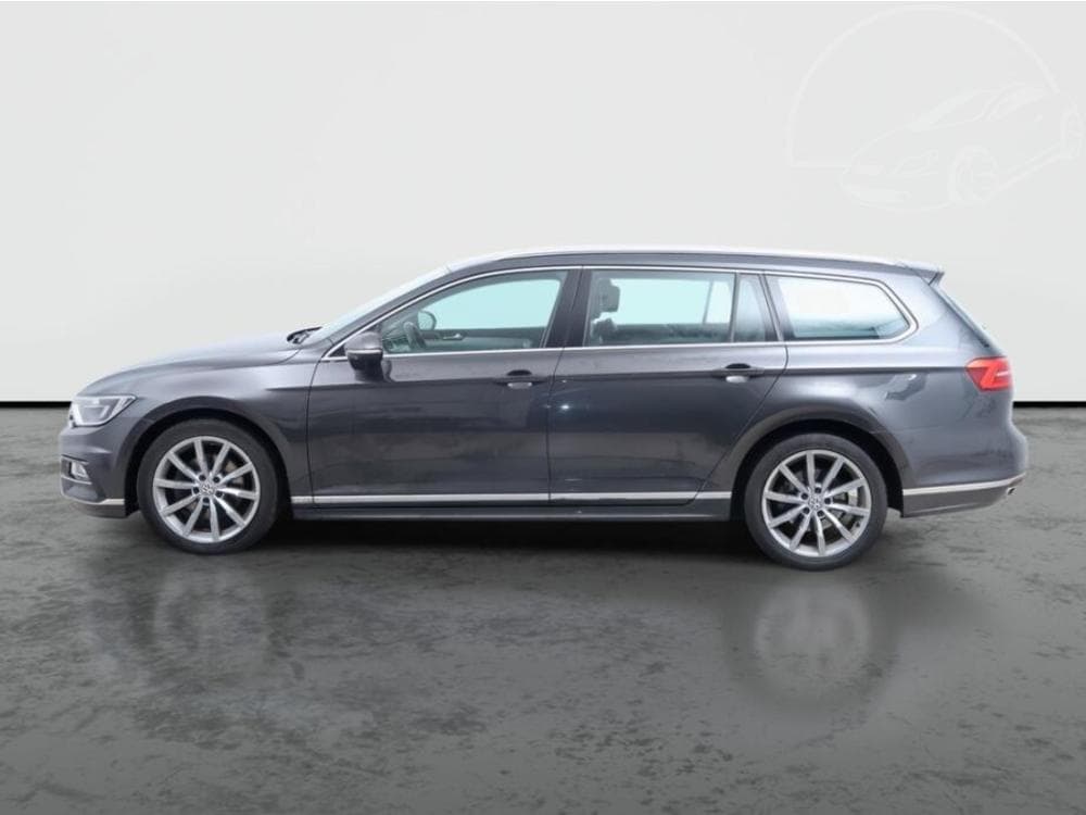 2018 Volkswagen PASSAT - 5