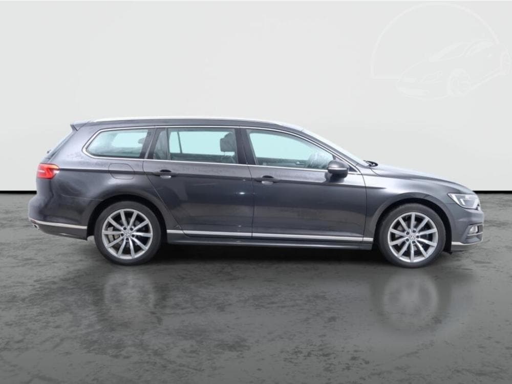 2018 Volkswagen PASSAT - 11