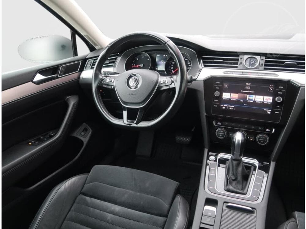 2018 Volkswagen PASSAT - 13