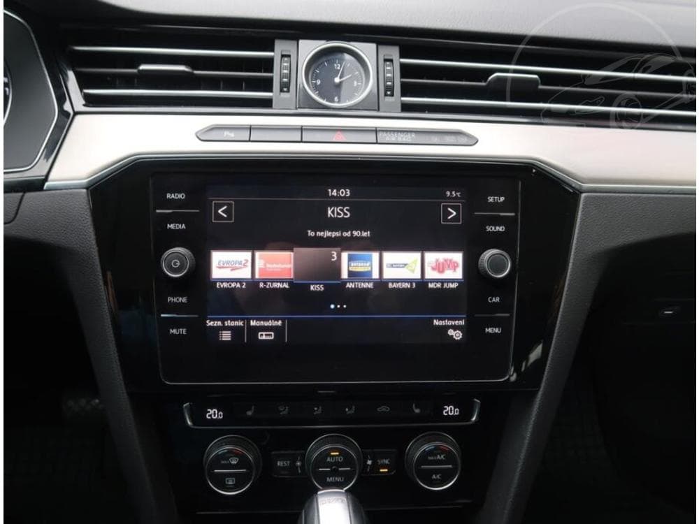 2018 Volkswagen PASSAT - 23