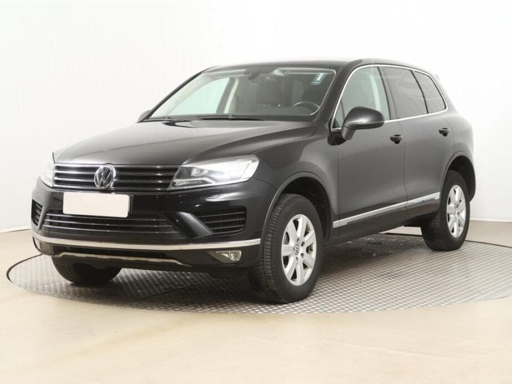 2016 Volkswagen Touareg - 2