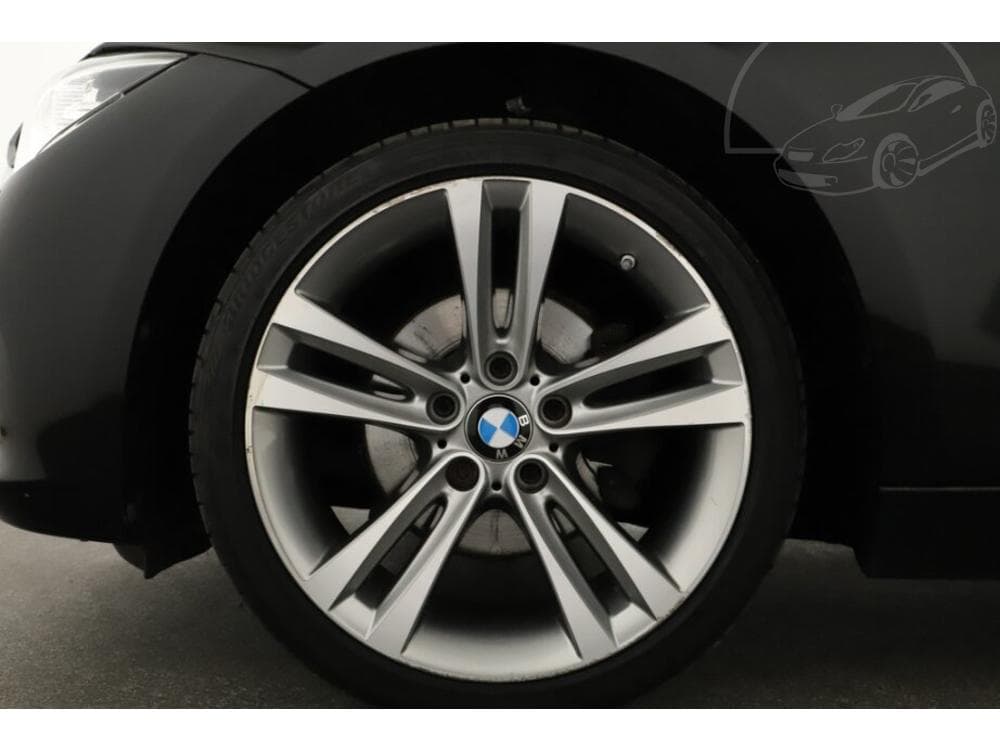 2017 BMW 3-Series - 11