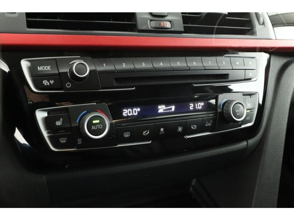 2017 BMW 3-Series - 13