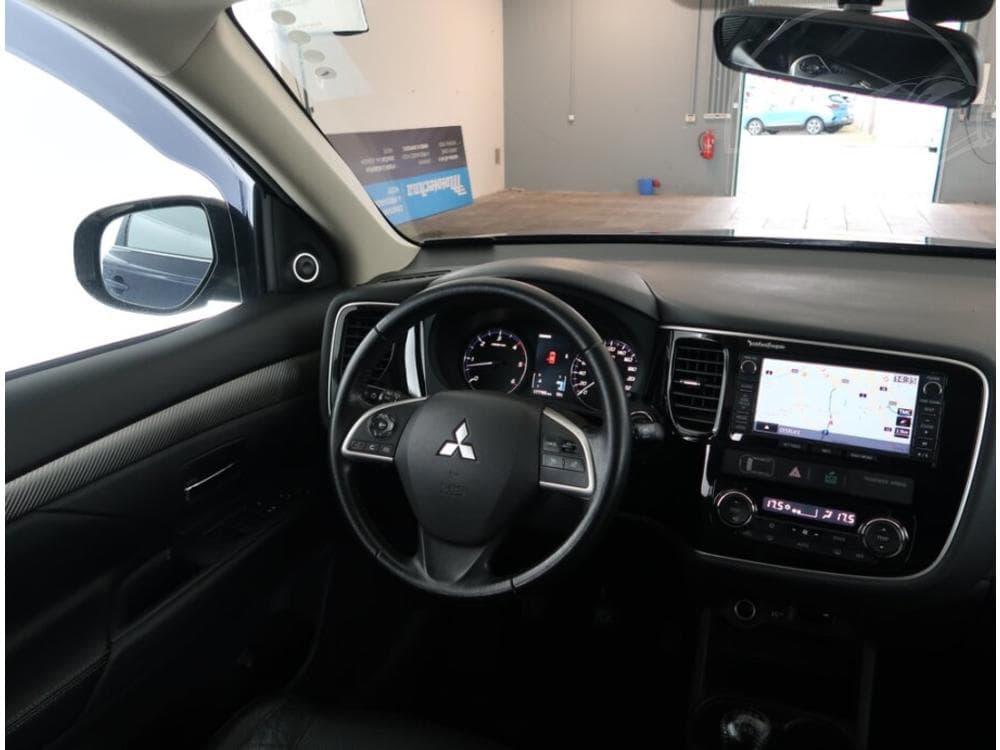 2015 Mitsubishi Outlander - 7