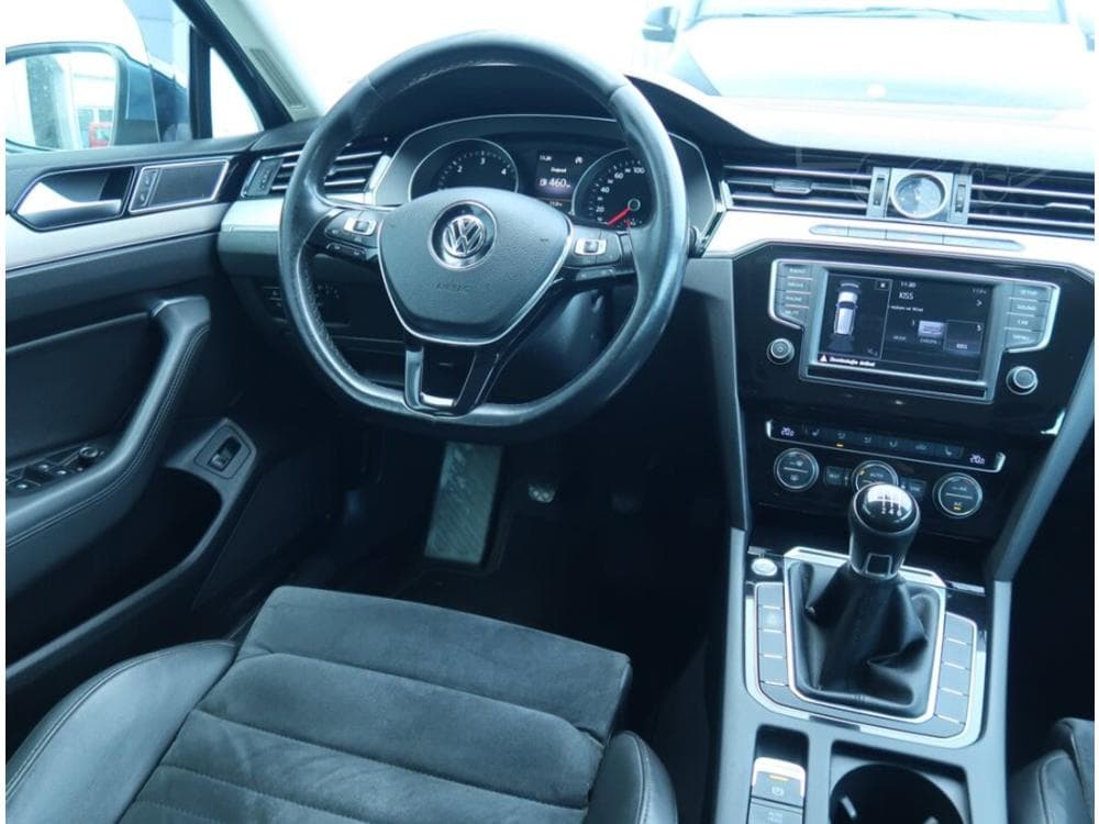 2015 Volkswagen PASSAT - 7
